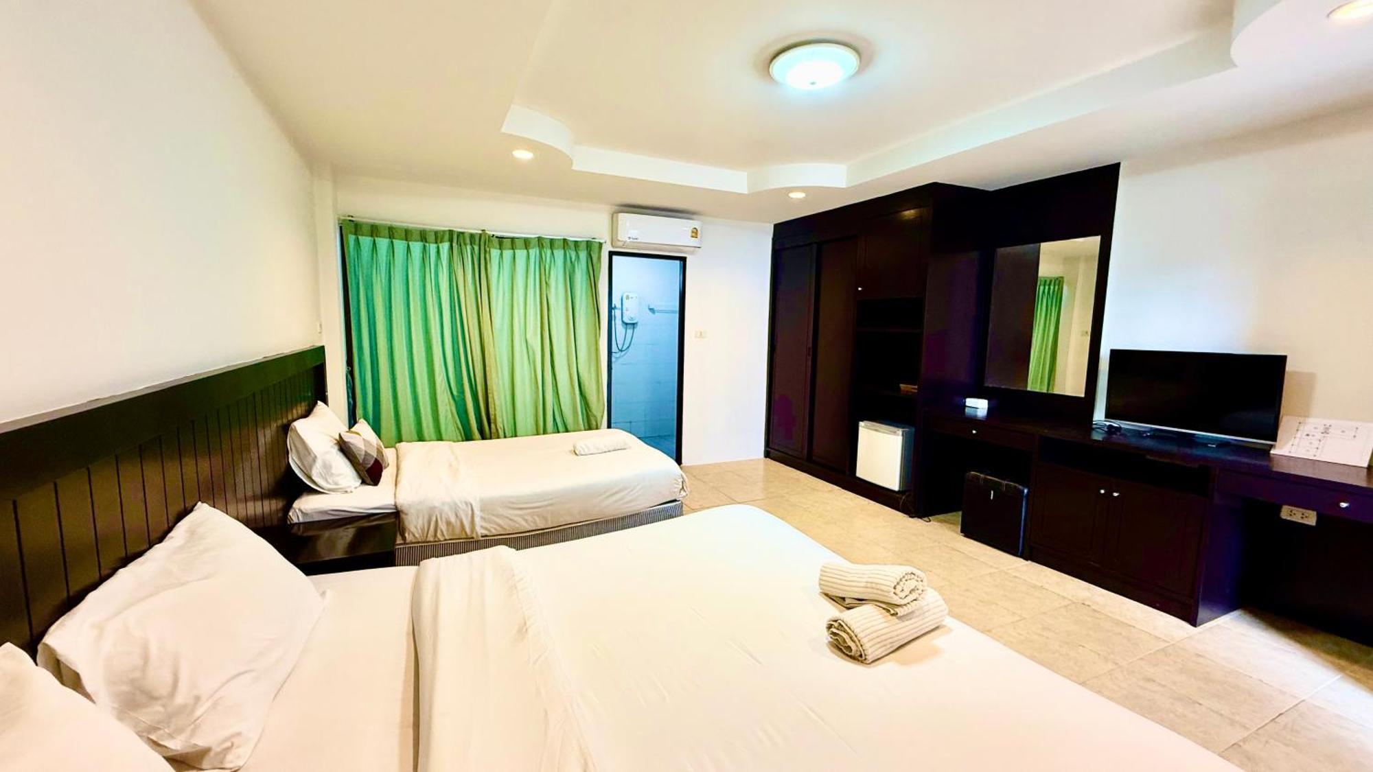 Hill Side Patong Hotel Exterior photo