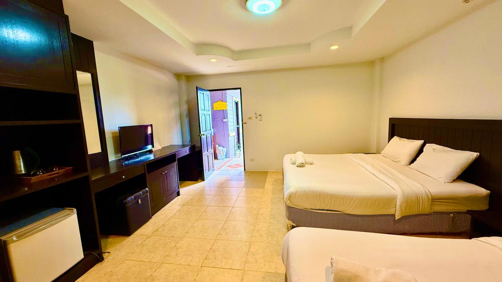 Hill Side Patong Hotel Exterior photo