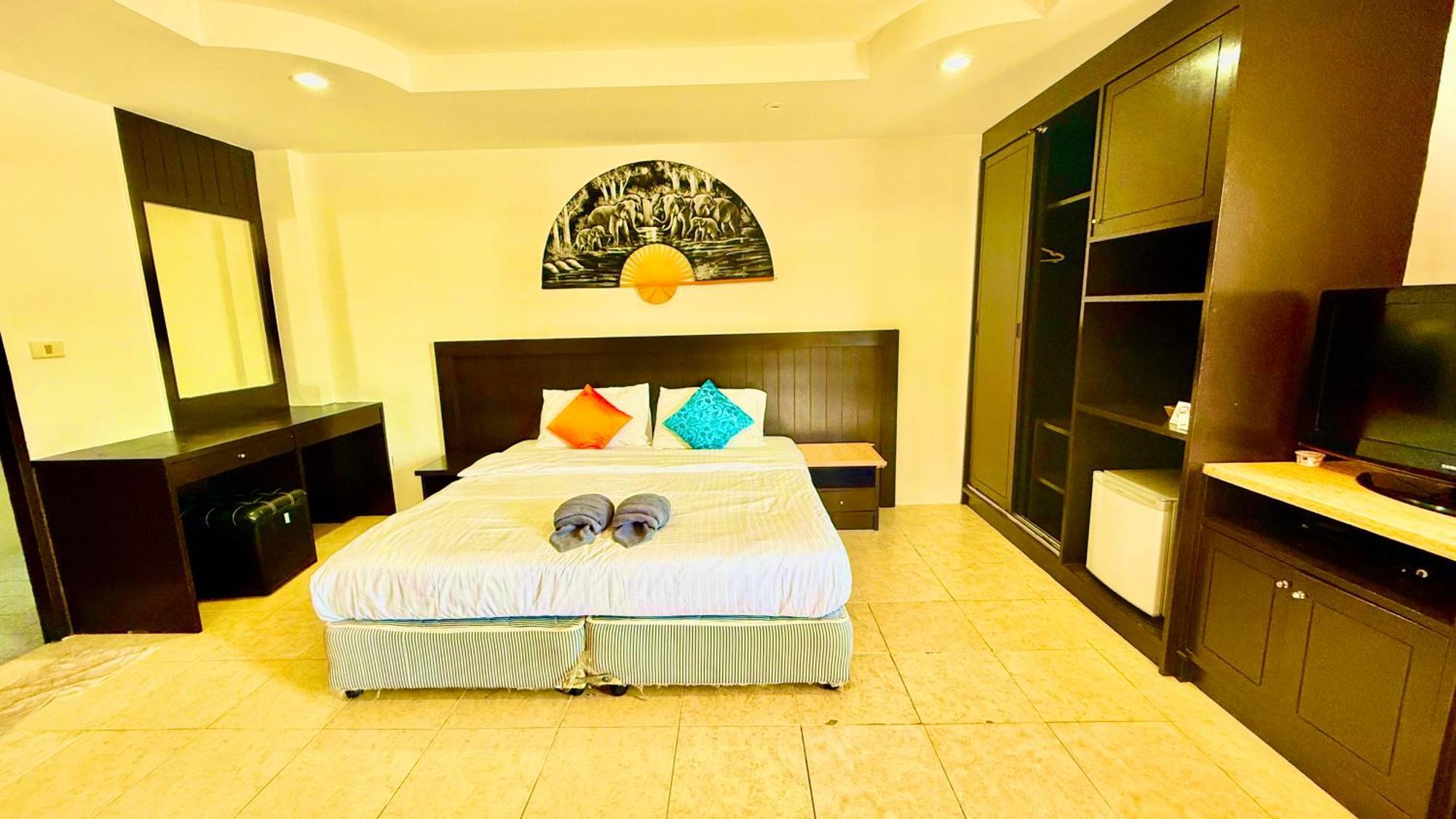 Hill Side Patong Hotel Exterior photo